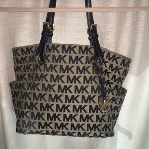 MK Jet set tote